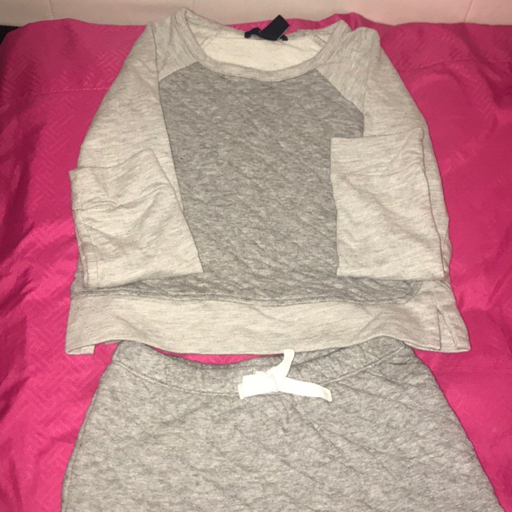 Girls Gap sweater & sweat skirt